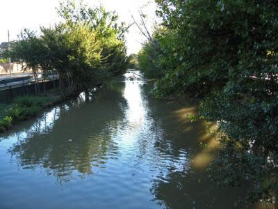 20110829104142-canal-imperial.jpg